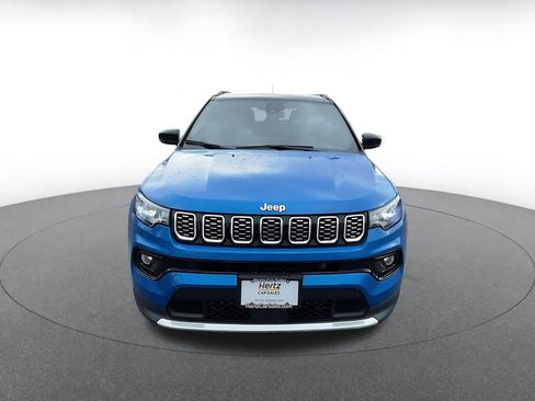 Used 2025 Jeep Compass Limited image 4