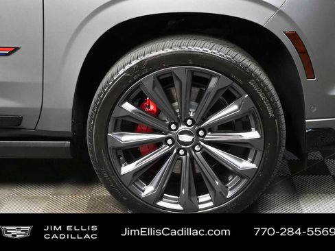 Certified 2026 Cadillac Escalade V w/ LPO, Onyx Lite Package AWD/4WD image 43