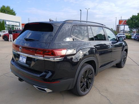 New 2026 Volkswagen Atlas SE FWD image 7