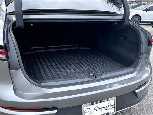 Used 2023 Toyota Crown Limited image 32