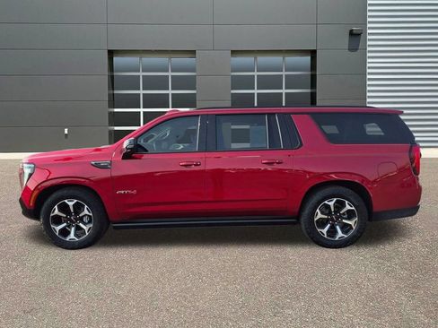 Used 2026 GMC Yukon XL AT4 w/ AT4 Premium Plus Package AWD/4WD image 9