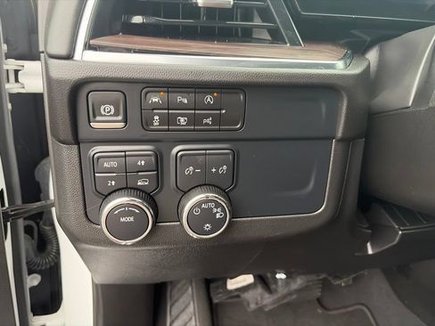 Used 2025 Chevrolet Tahoe LT AWD/4WD image 19