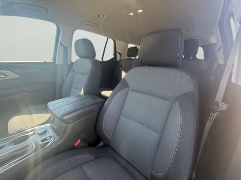 Used 2018 Chevrolet Traverse LT FWD image 9