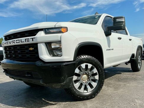 Used 2022 Chevrolet Silverado 2500 Custom w/ Custom Value Package AWD/4WD image 3