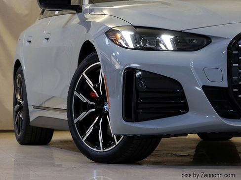 Used 2026 BMW 430i xDrive w/ M Sport Package image 3