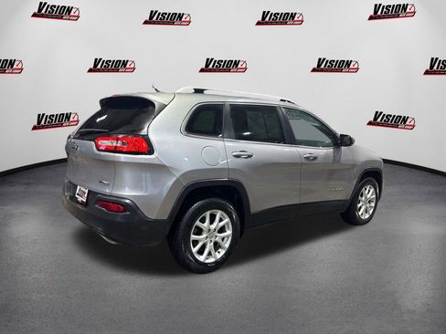 Used 2018 Jeep Cherokee Latitude Plus image 5
