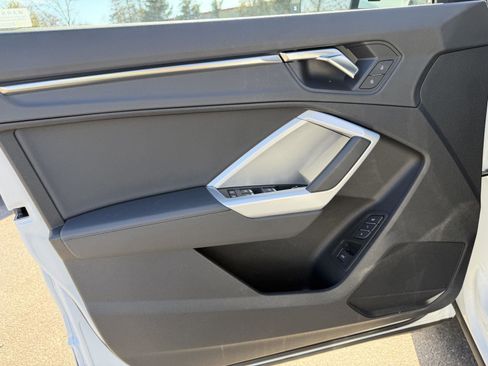 Used 2023 Audi Q3 2.0T Premium w/ Convenience Package image 12