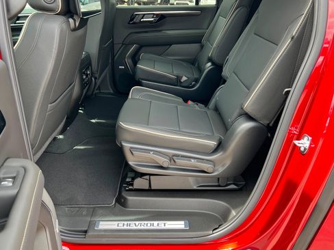 New 2026 Chevrolet Suburban Premier AWD/4WD image 22