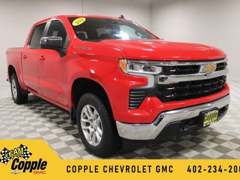Used 2022 Chevrolet Silverado 1500 LT AWD/4WD image 1