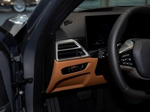 Used 2025 BMW 330i xDrive Sedan w/ Premium Package image 14