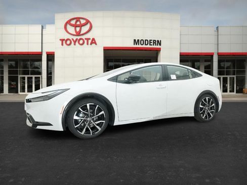 New 2026 Toyota Prius Plug-In Hybrid image 8