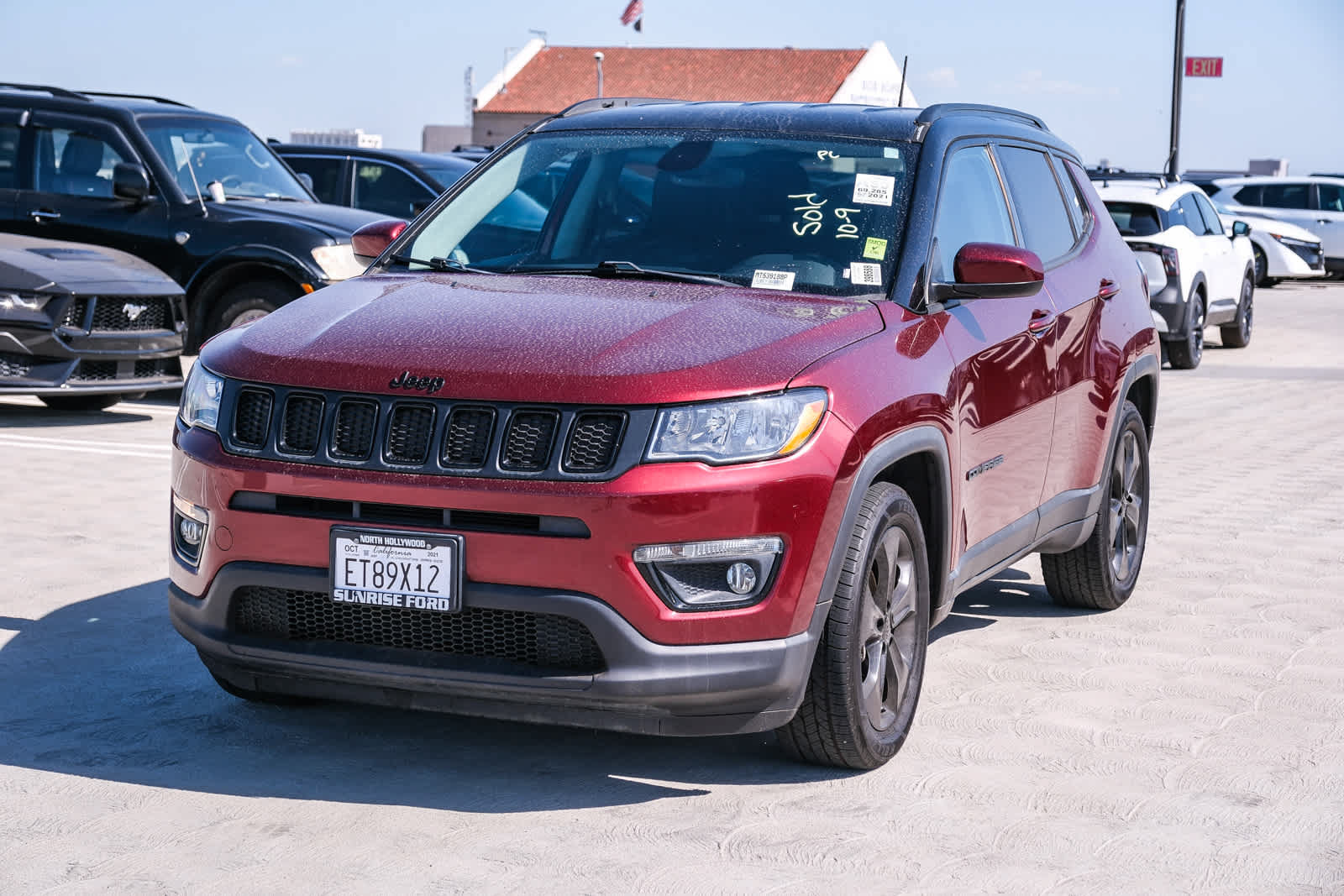 Used 2021 Jeep Compass Latitude FWD image 1