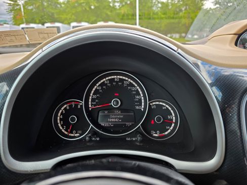 Used 2014 Volkswagen Beetle R-Line FWD image 15