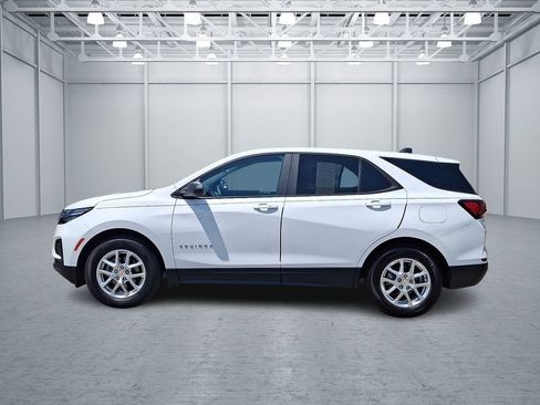 Certified 2023 Chevrolet Equinox LS w/ LS Convenience Package FWD image 9