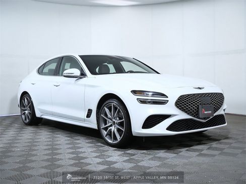 Used 2025 Genesis G70 2.5T image 1
