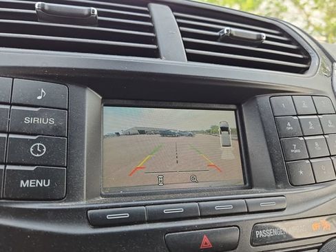 Used 2019 Ford Explorer XLT AWD/4WD image 13