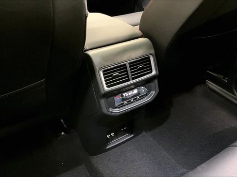 New 2026 Volkswagen Atlas Peak Edition image 17