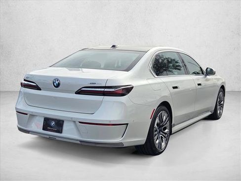 Certified 2024 BMW i7 xDrive60 AWD/4WD image 4