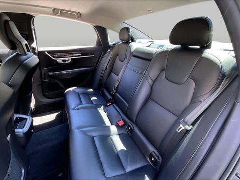 Used 2017 Volvo S90 T5 Momentum w/ Vision Package FWD image 20