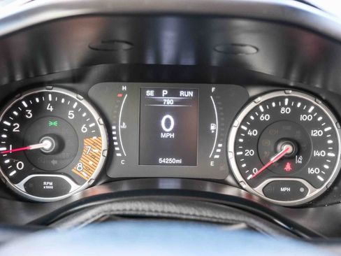 Used 2023 Jeep Renegade Latitude AWD/4WD image 24