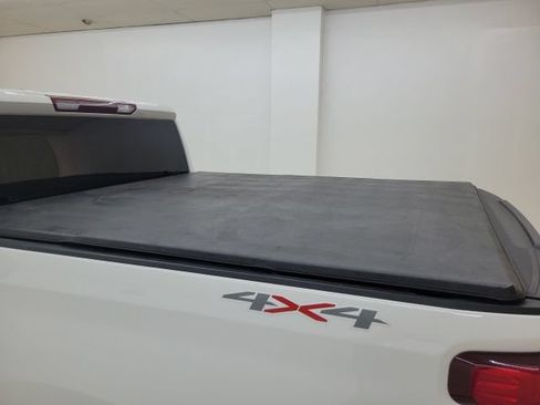 Used 2023 Chevrolet Silverado 1500 LT AWD/4WD image 11