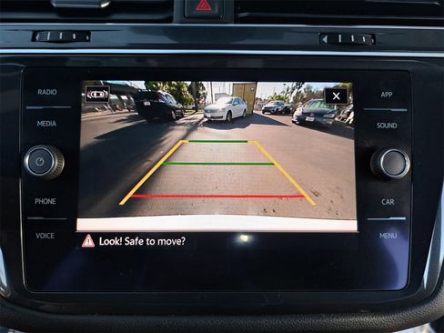 Used 2022 Volkswagen Tiguan SE R-Line image 26