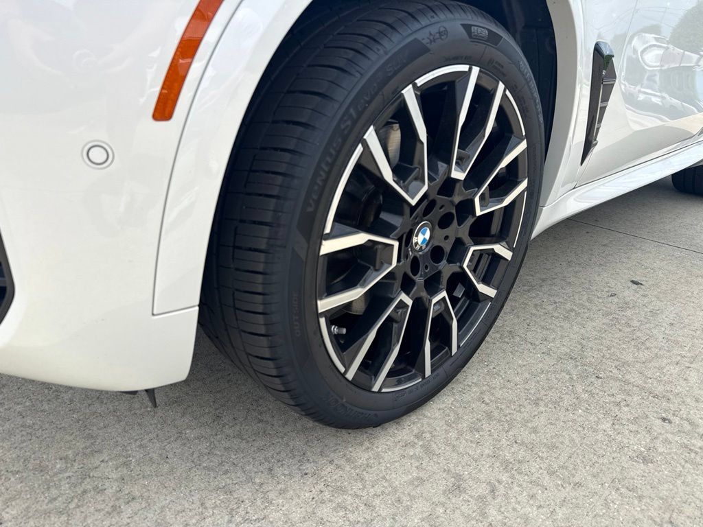 Certified 2024 BMW X5 xDrive40i w/ M Sport Package AWD/4WD image 10