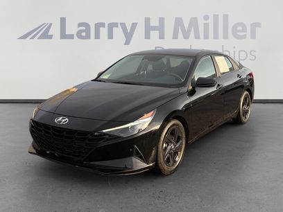 Used 2023 Hyundai Elantra SEL w/ Cargo Package