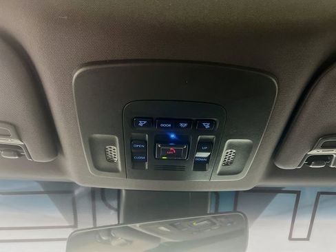 Used 2021 Toyota Avalon TRD image 19