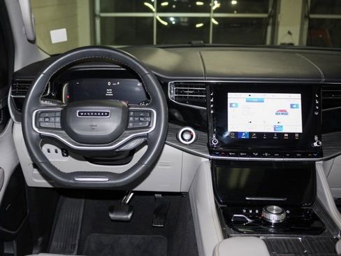 Used 2022 Jeep Wagoneer Series II w/ Premium Group I image 11