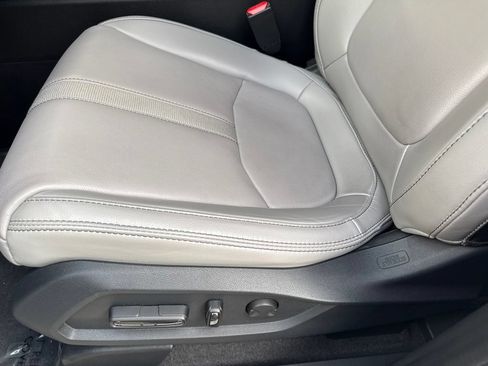 Used 2024 Honda Pilot Touring image 20