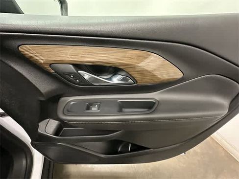 Used 2021 GMC Terrain SLE w/ Driver Convenience Package image 22