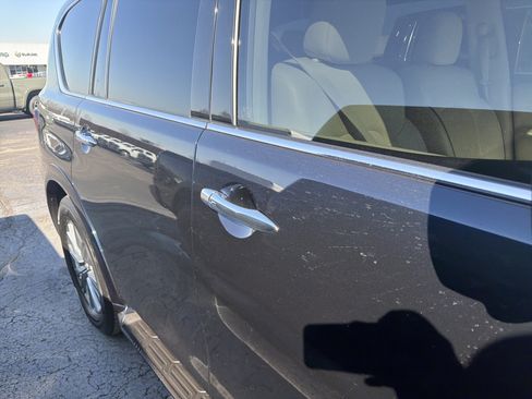 Used 2023 INFINITI QX80 Luxe w/ All-Season Package image 4