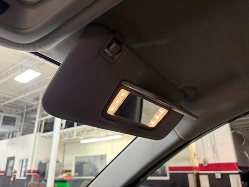 Used 2018 GMC Terrain SLT image 51