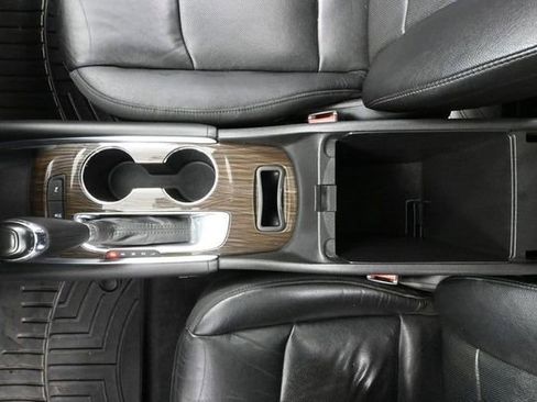 Used 2016 Chevrolet Malibu Premier image 31