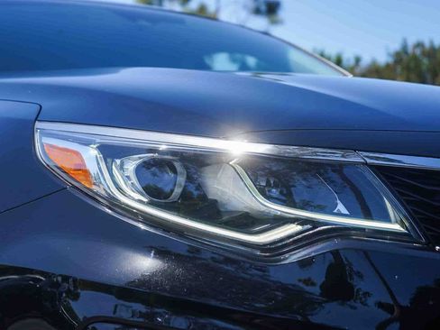 Used 2020 Kia Optima SE FWD image 11