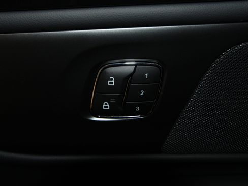 New 2026 Lincoln Nautilus Reserve w/ Jet Appearance Package AWD/4WD image 8