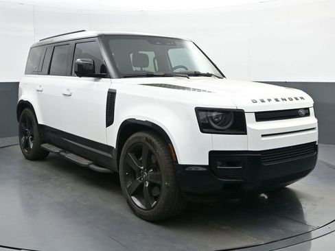 Used 2024 Land Rover Defender 110 X-Dynamic SE image 2