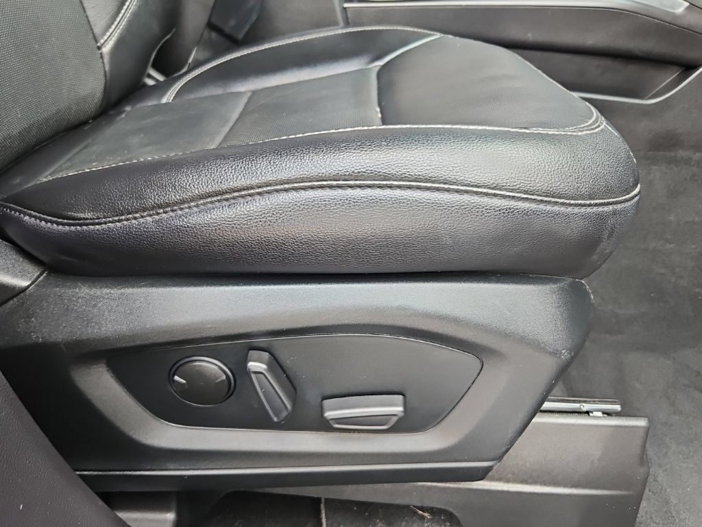 Used 2022 Ford Explorer Limited w/ Equipment Group 301A RWD image 26