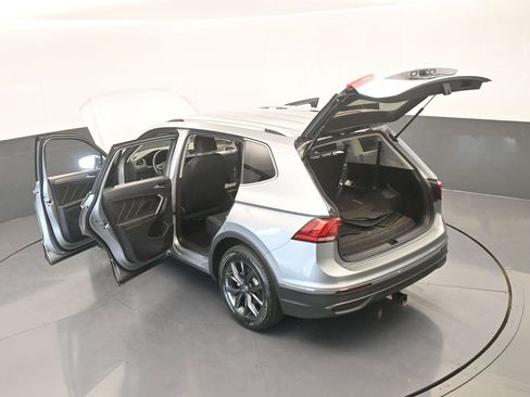 Used 2023 Volkswagen Tiguan SE image 67