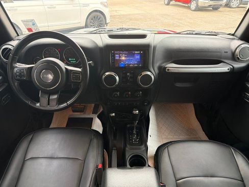 Used 2018 Jeep Wrangler Unlimited Rubicon w/ Connectivity Group AWD/4WD image 26