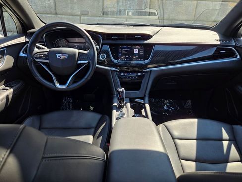 Used 2022 Cadillac XT6 Premium Luxury image 25