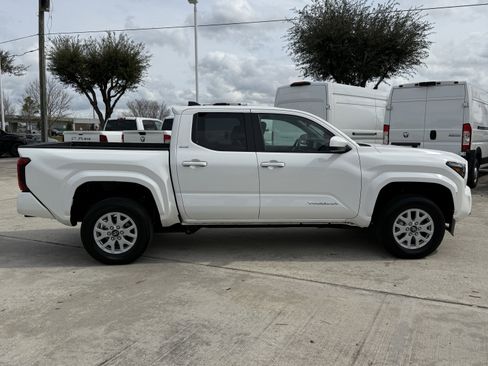 Used 2024 Toyota Tacoma SR5 image 3