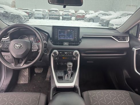 Used 2021 Toyota RAV4 XLE image 16