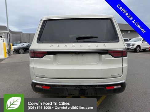 Used 2022 Jeep Wagoneer Series III w/ Premium Group I image 15