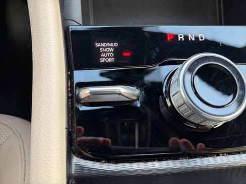 Certified 2025 Jeep Grand Cherokee L Limited w/ Luxury Tech Group II AWD/4WD image 76