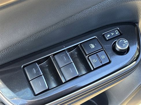 Certified 2025 Toyota Crown XLE image 23