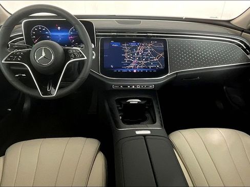 New 2026 Mercedes-Benz E 350 4MATIC Sedan image 5