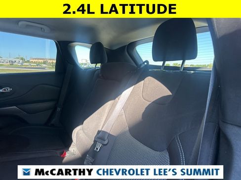 Used 2019 Jeep Cherokee Latitude w/ Popular Appearance Group image 33