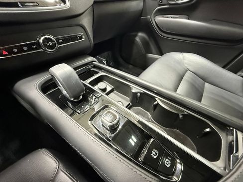 Used 2024 Volvo XC90 B5 Core w/ Protection Package Premier AWD/4WD image 36